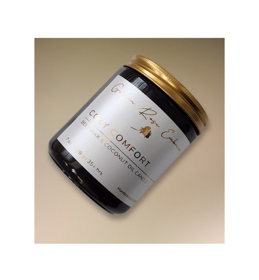 Notes of Bergamot, Mahogany, and Musk

Create a warm and cozy atmosphere with the aroma of flannel, bergamot, mahogany, and musk. This fragrance will envelope you in comfort. Amber glass jar, gold lid, and wood wick. 