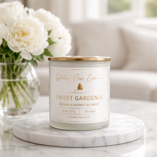 Notes of gardenia, lemon peel, tuberose, green floral, and Jasmine, powder.
A complex, indulgent fragrance crafted for quiet moments in your flower garden. It opens with tropical white florals, gardenia and Jasmine, then the lemon peel, finished with a soft powdery depth to an earthy floral.

Our candles are crafted using clean and non-toxic ingredients, ensuring a luxurious experience with captivating scents and embracing aromas. 
Frosted glass jar, gold lid. 